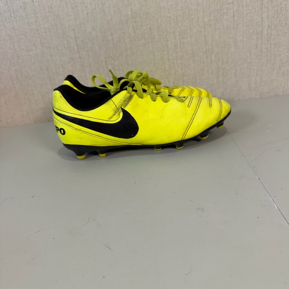 Nike‎ Kids Yellow and Black Soccer Sneakers